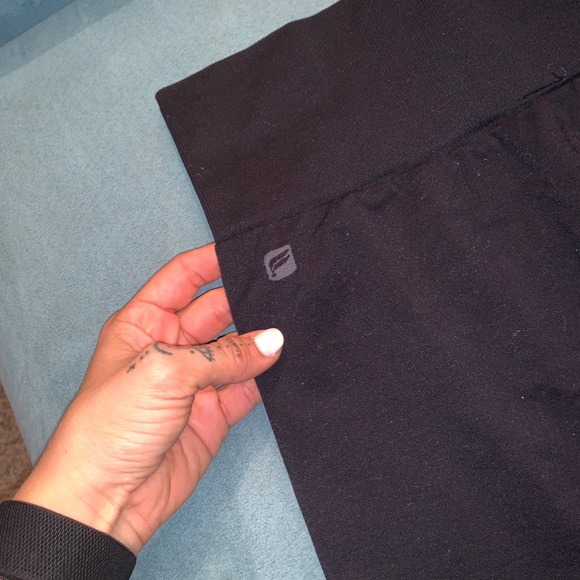 Fabletics legging - Picture 2 of 3